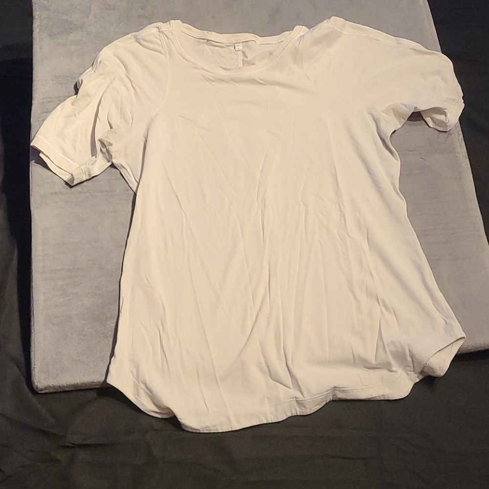White tee shirt